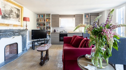 Plum Guide - The Elders image 1