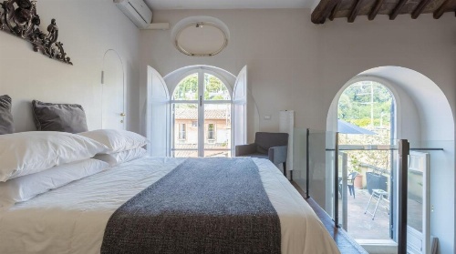 Plum Guide - The Elders image 13