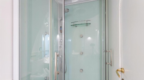 Plum Guide - The Elders image 18