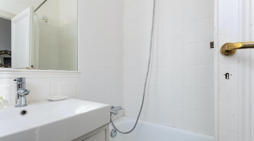 Plum Guide - The Elders image 27